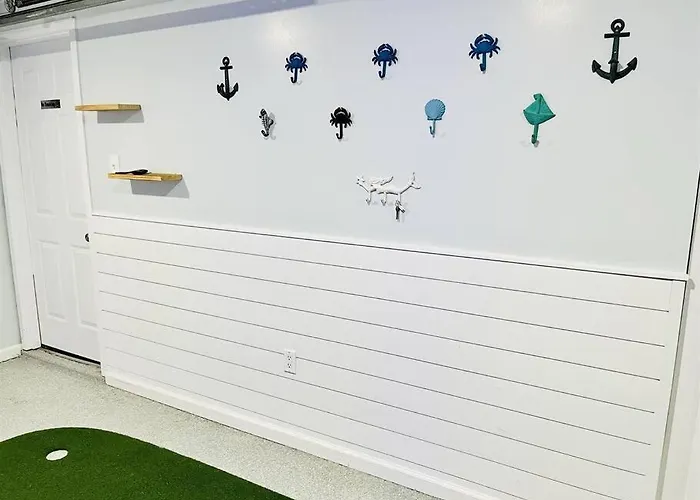 Canal With Your Own Arcade! Holiday home Ocean City